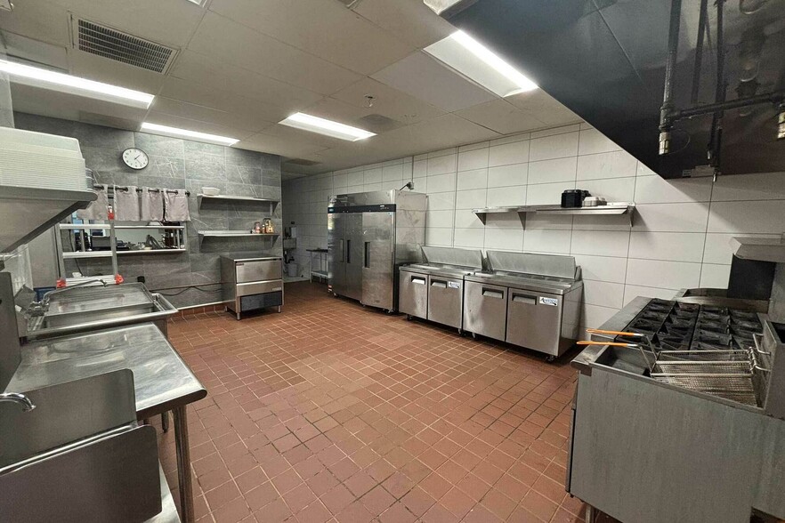 More Photos Of 10655 Coloma Rd, Rancho Cordova Freestanding For Sale