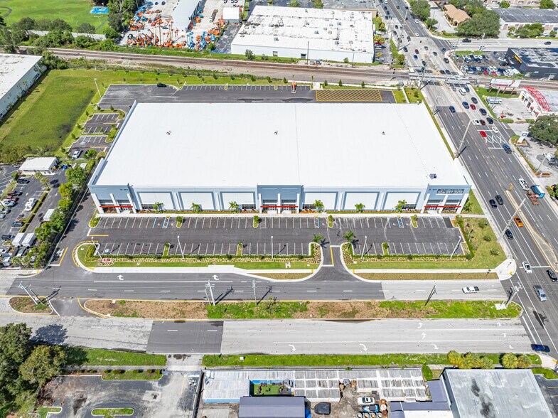 More Photos Of 2910 Stirling Rd, Hollywood Distribution For Lease