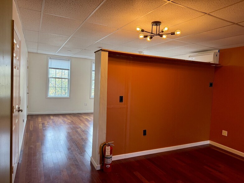 More Photos Of 226 Warren St, Hudson Office For Lease