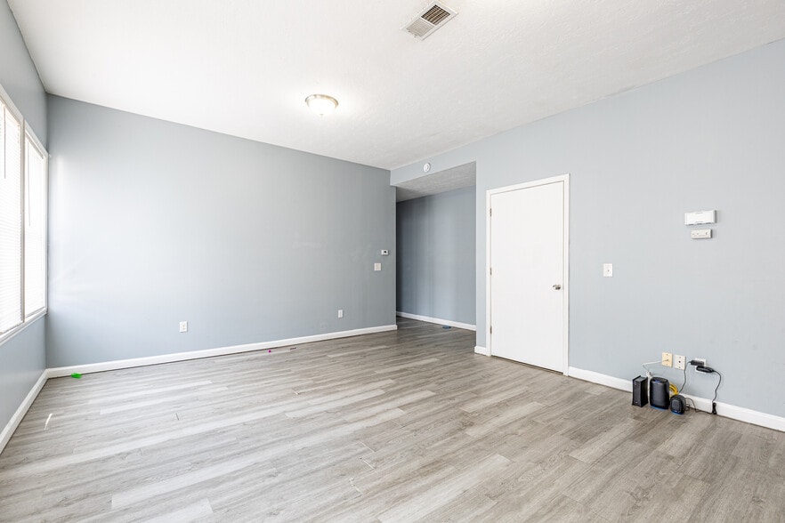 More Photos Of 757 W Main St, Rochester Multifamily For Sale