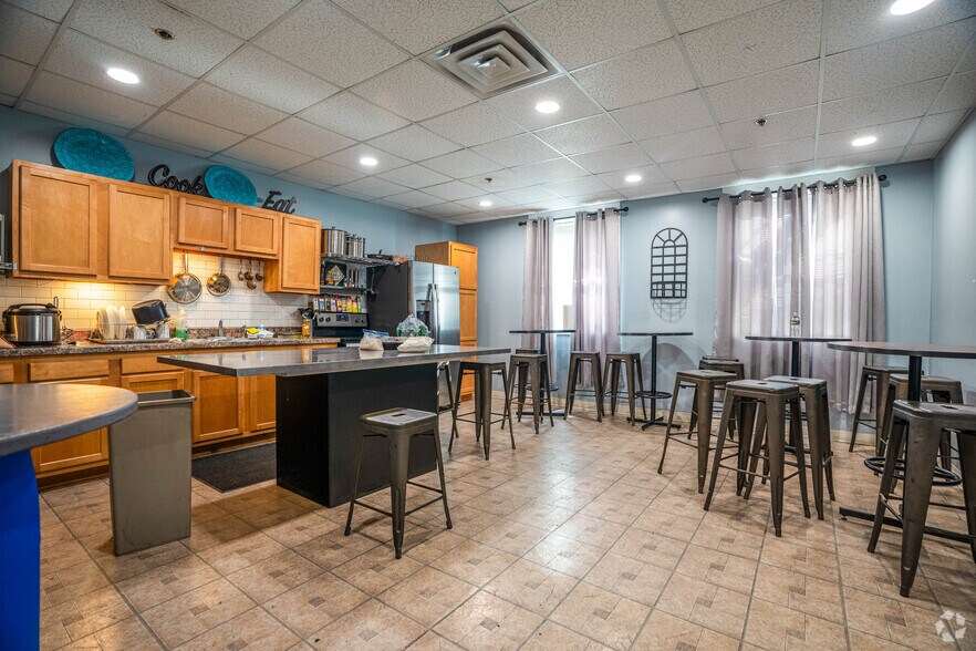 More Photos Of 10 Furnace St, Stanhope Manufacturing For Lease