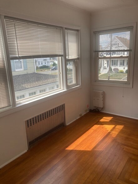 More Photos Of 46 E Somerset St, Raritan Medical For Sale