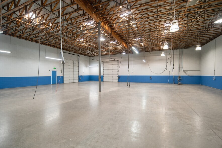 More Photos Of 2643 N 37th Dr, Phoenix Manufacturing For Sale