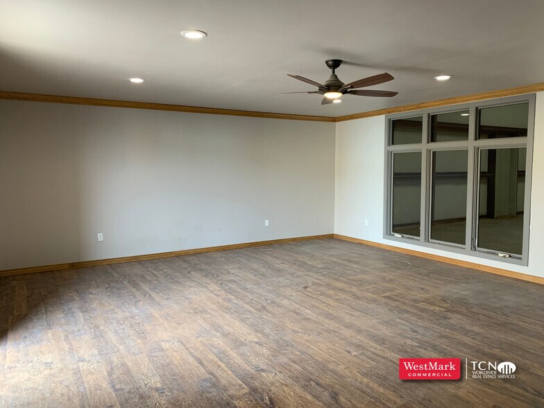 More Photos Of 5614 126th St, Lubbock Flex For Lease