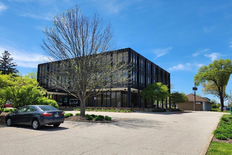 More Photos Of 2770 W Market St, Fairlawn Office For Lease