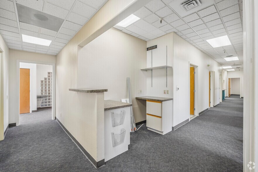 More Photos Of 3111 Professional Dr, Auburn Medical For Sale