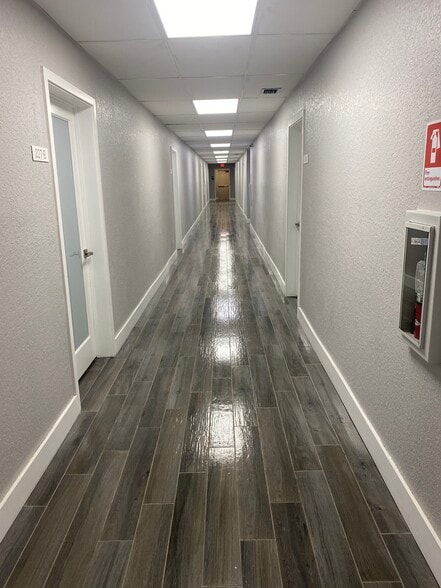 More Photos Of 2520-2650 N University Dr, Sunrise Unknown For Lease