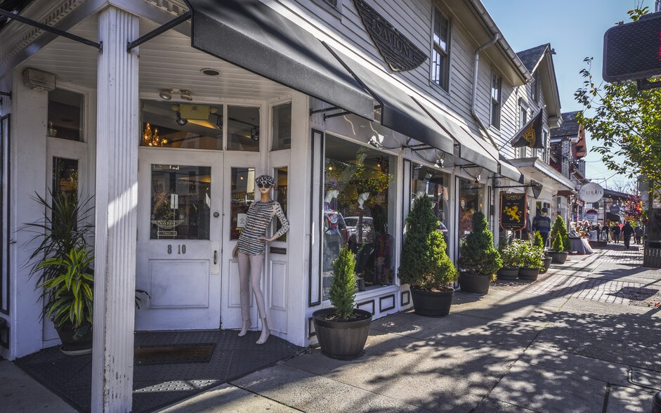 More Photos Of 8 S Main St, New Hope Storefront Retail Office For Lease