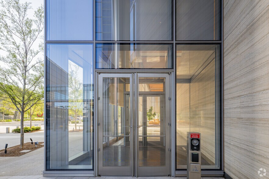 More Photos Of 499 W Sheridan Ave, Oklahoma City Office For Lease