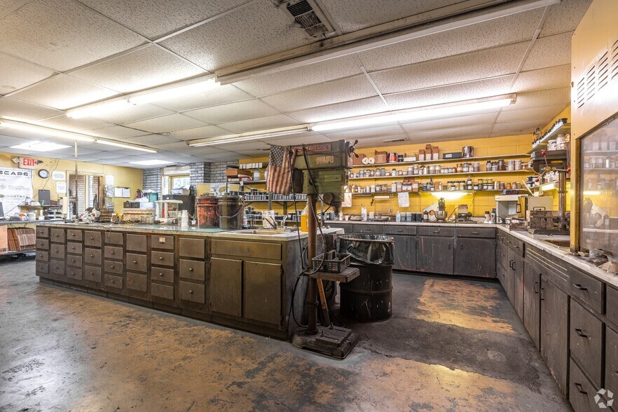 More Photos Of 508 Industrial Blvd, Atlanta Industrial For Sale