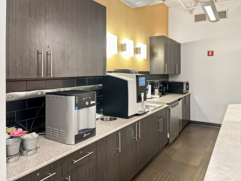 More Photos Of 99 Hudson St, New York Coworking Space