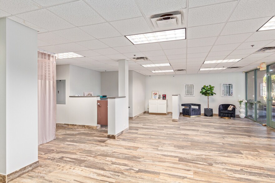 More Photos Of 12625 N Saguaro Blvd, Fountain Hills Storefront Retail Office For Sale