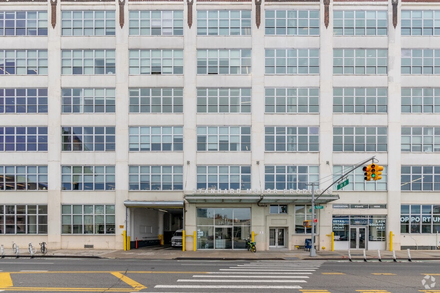 More Photos Of 37-18 Northern Blvd, Long Island City Office For Lease