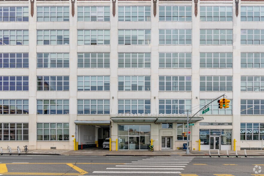 More Photos Of 37-18 Northern Blvd, Long Island City Office For Lease