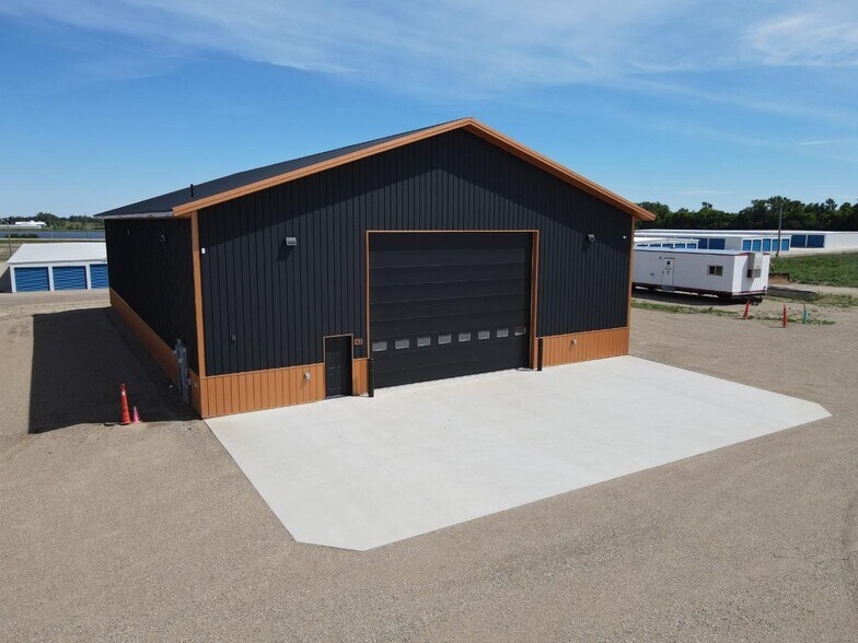 More Photos Of 6476 30th Ave NE, Rugby Showroom For Sale
