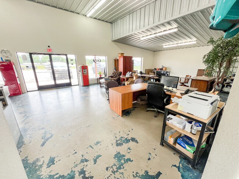 More Photos Of 1307 US-84, Coleman Warehouse For Sale