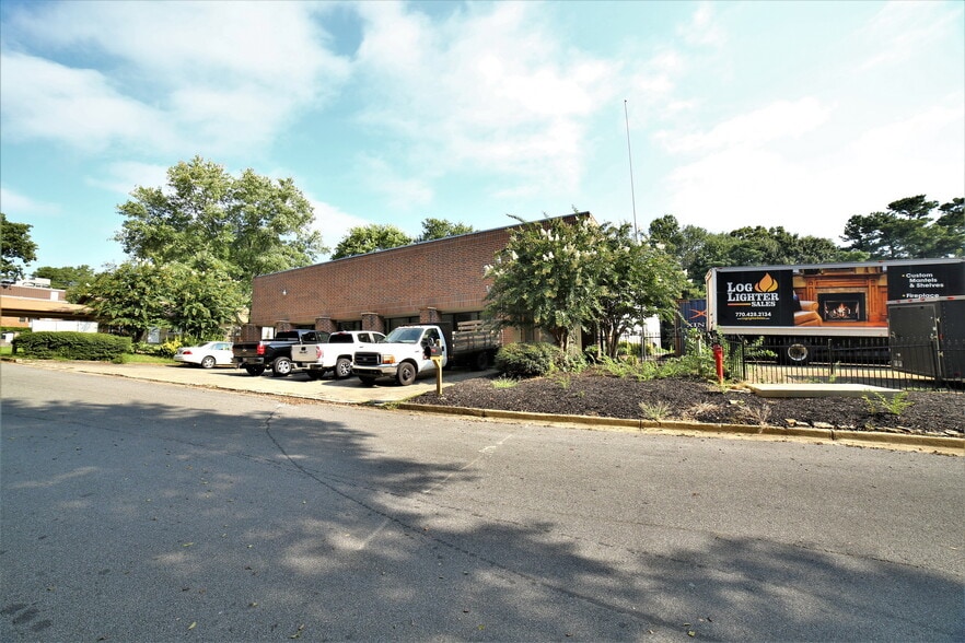 More Photos Of 121 Bells Ferry Ln, Marietta Distribution For Lease