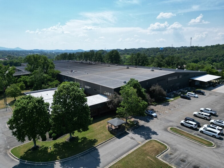 More Photos Of 128 River Bend Dr, Sevierville Manufacturing For Lease