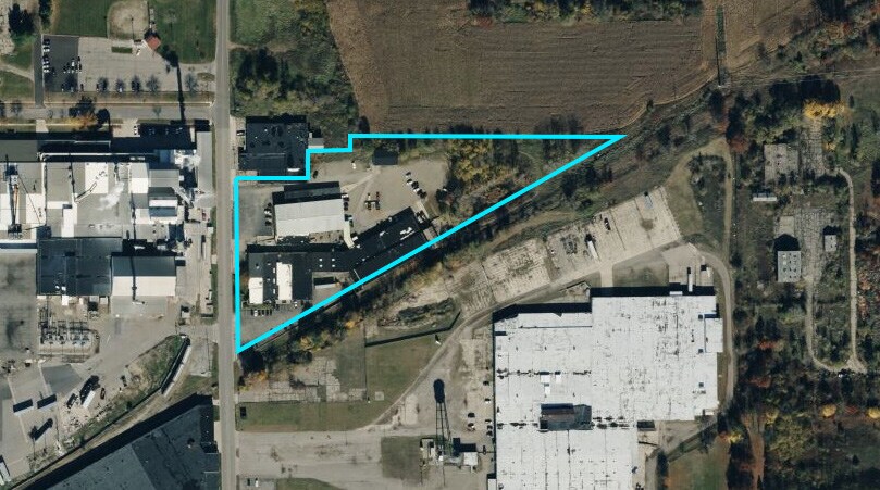 More Photos Of 800 N Clark St, Albion Manufacturing For Sale