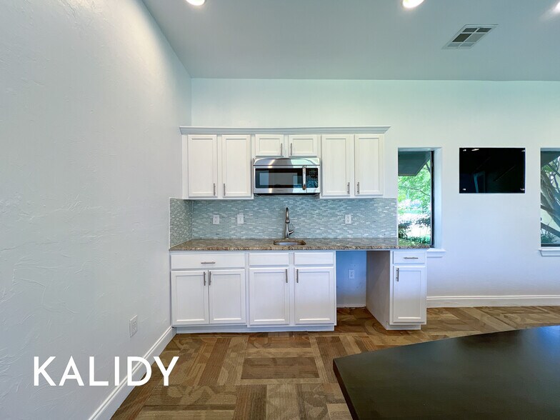 More Photos Of 14909 N Kelly Ave, Edmond Loft Creative Space For Sale