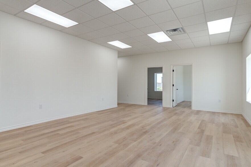 More Photos Of 9014 County Road 6820, Lubbock Distribution For Lease