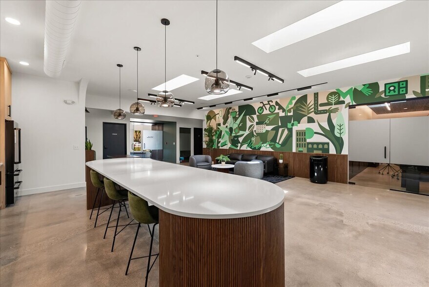 More Photos Of 900 Main St, Grandview Coworking Space