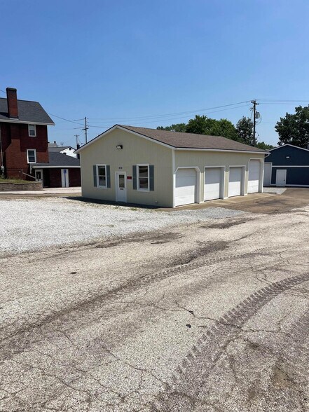 Primary Photo Of 520 S Prospect Ave, Hartville Flex For Lease