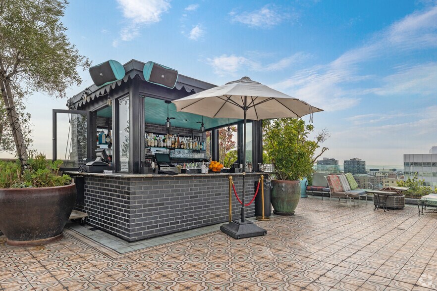 More Photos Of 448 S Hill St, Los Angeles Loft Creative Space For Lease