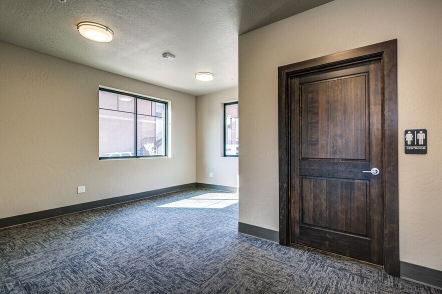 More Photos Of 115 E Lake St, Sandpoint Office Residential For Lease