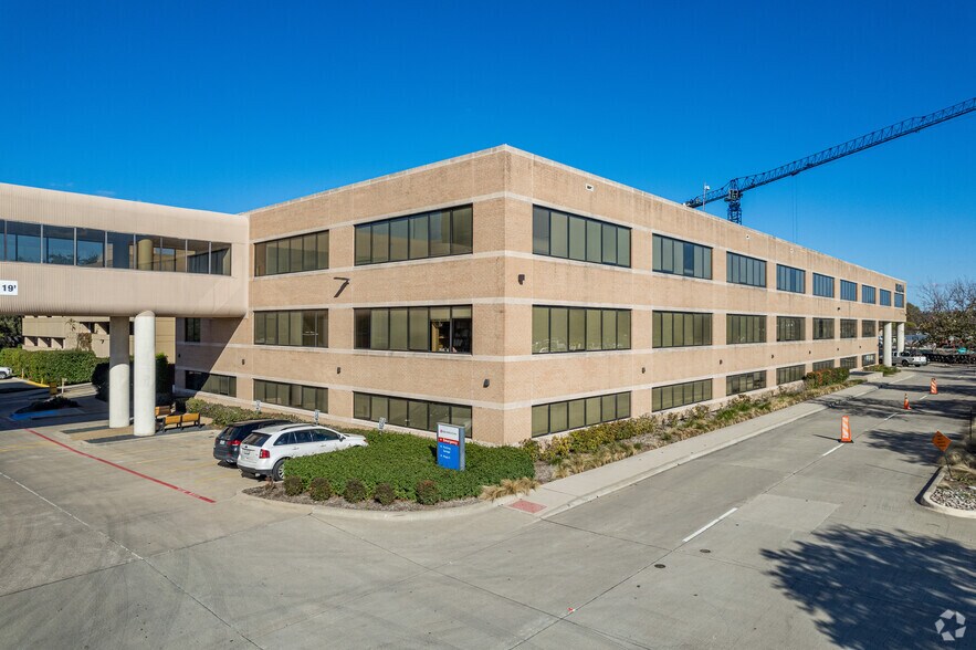 Primary Photo Of 9 Medical Pky, Farmers Branch Medical For Lease