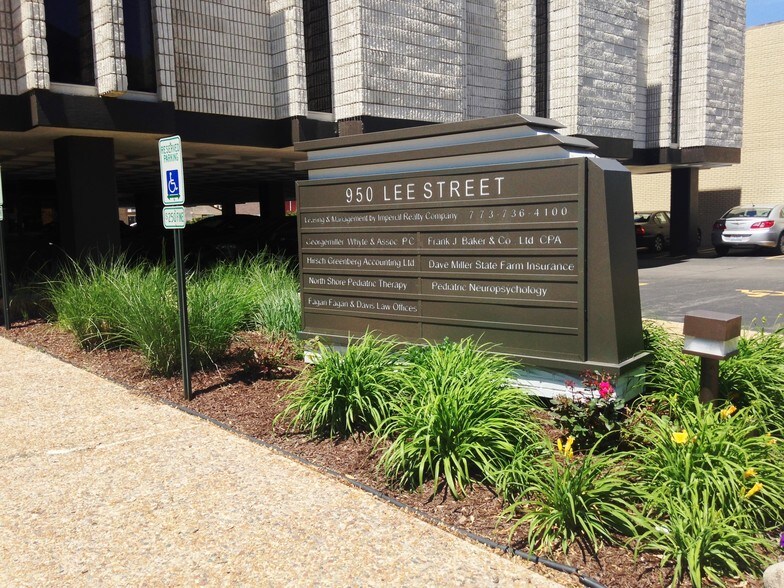 More Photos Of 950 Lee St, Des Plaines Office For Lease