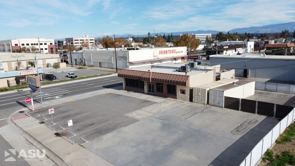 More Photos Of 2332-2336 Eye st, Bakersfield Freestanding For Sale