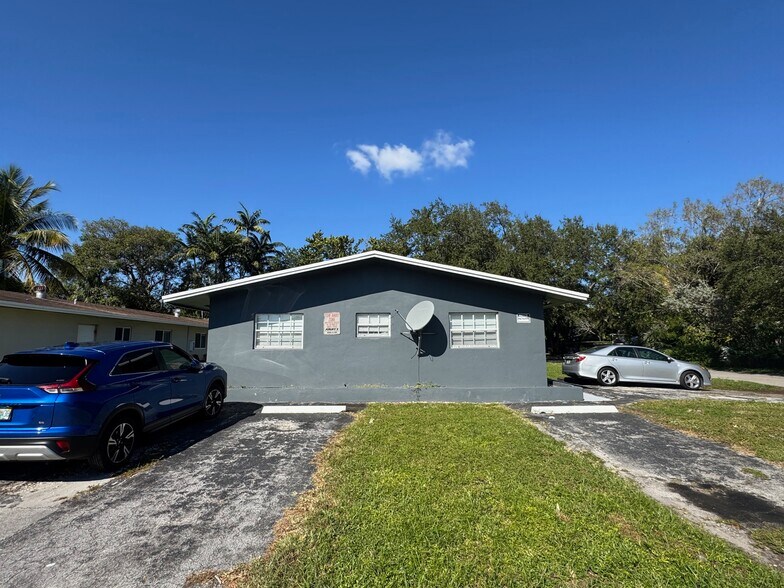 More Photos Of 353 SW 19th Ave, Fort Lauderdale Multifamily For Sale
