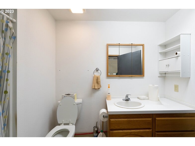 More Photos Of 94755 Quiet Valley Ln, Myrtle Point Warehouse For Lease