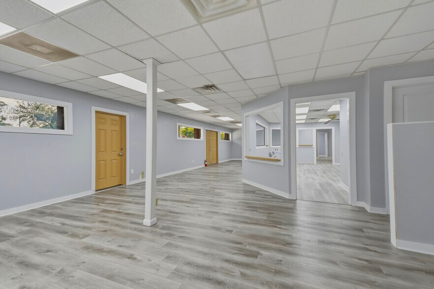 More Photos Of 953 Lane Ave S, Jacksonville Medical For Lease