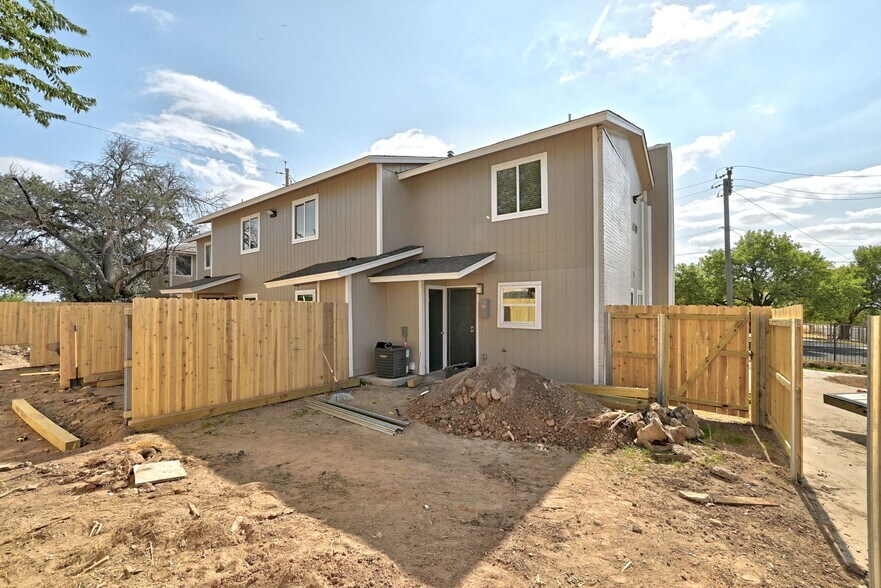 More Photos Of 6709 Wentworth Dr, Austin Apartments For Sale