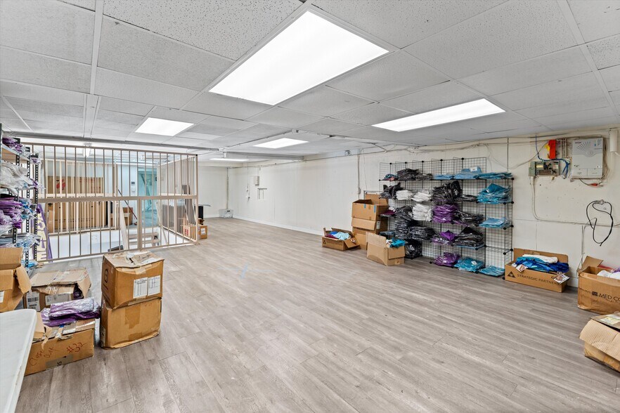 More Photos Of 500 E Willow St, Long Beach General Retail For Sale