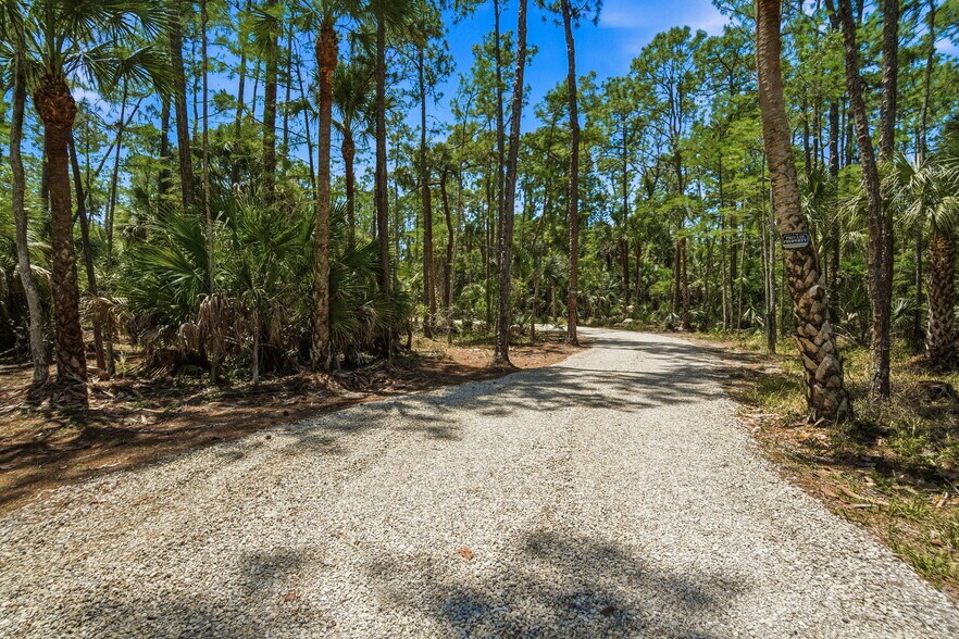 More Photos Of 4120 3rd Ave NW, Naples Apartments For Sale