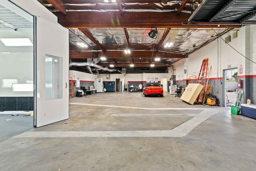 More Photos Of 7400 San Fernando Rd, Sun Valley Warehouse For Sale