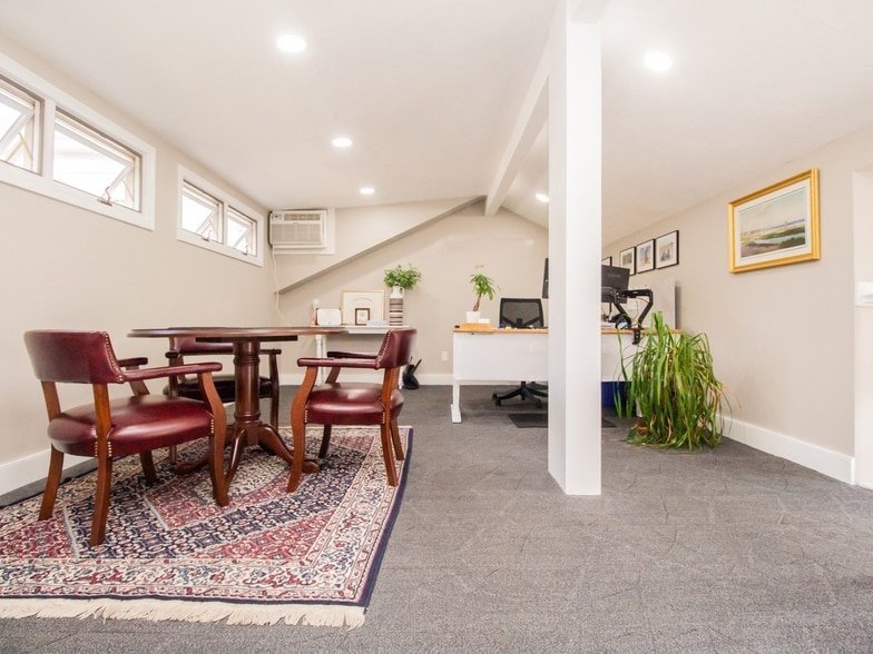 More Photos Of 4 Boyden Rd, Holden Office For Lease