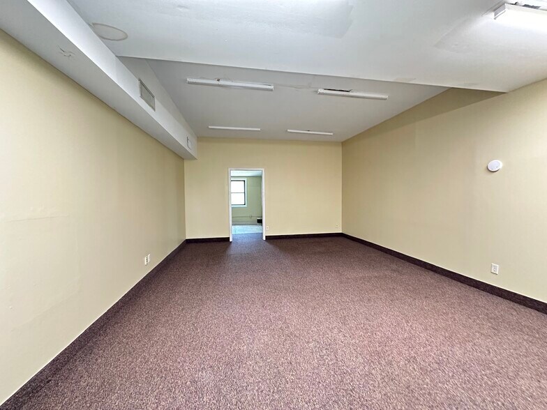 More Photos Of 1001 S 1st St, Fulton Apartments For Lease