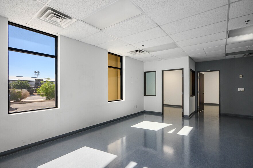 More Photos Of 4464 Calimesa St, Las Vegas Warehouse For Lease