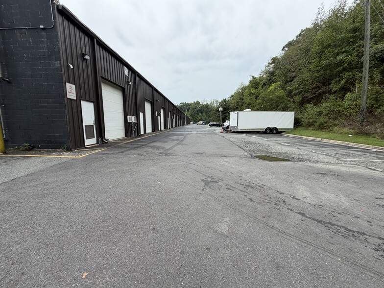 More Photos Of 3619 Richmond Hwy, Stafford Light Distribution For Sale