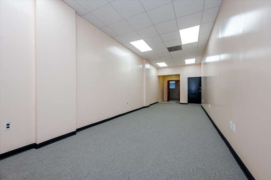 More Photos Of 2811 Zulette Ave, Bronx Office For Sale
