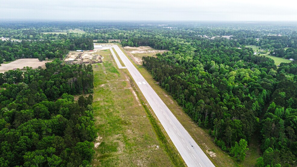 More Photos Of 15900 Schank Rd, Conroe Airport For Sale