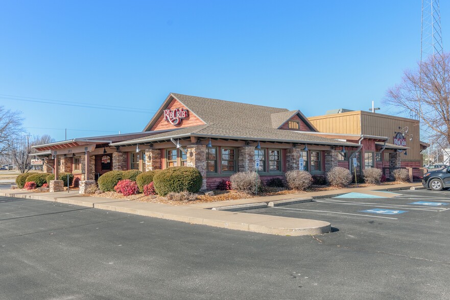 Primary Photo Of 2915 E 24th St, Joplin Restaurant For Sale