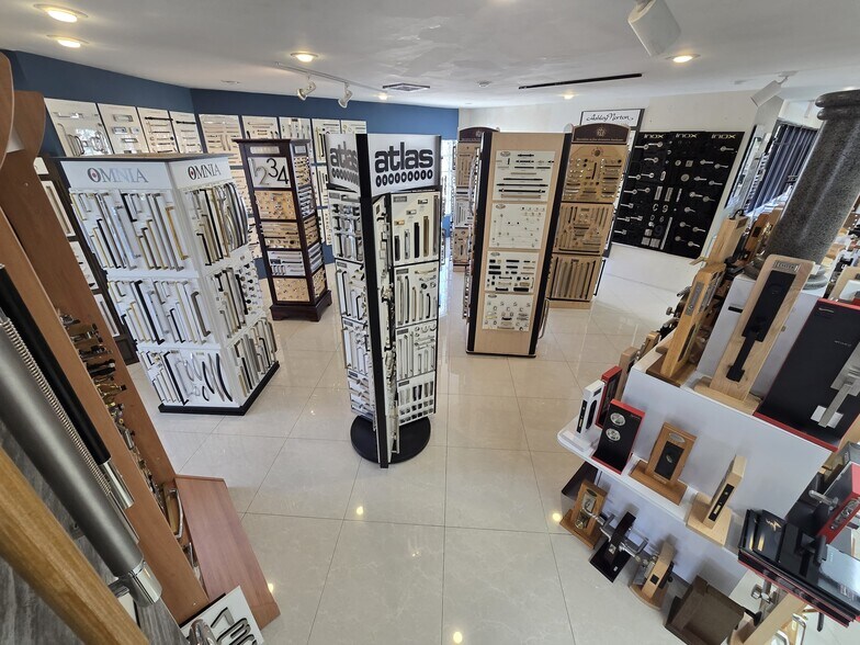 More Photos Of 1583 E Oakland Park Blvd, Oakland Park Freestanding For Sale