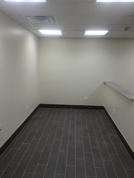 More Photos Of 180 Tices Ln, East Brunswick Medical For Lease