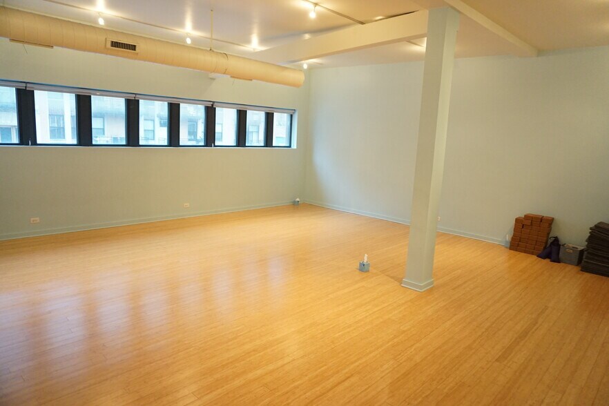 More Photos Of 1300 S Wabash Ave, Chicago Storefront Retail Office For Lease