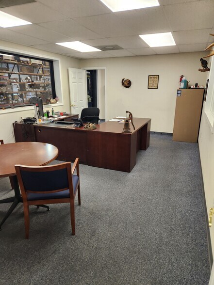 More Photos Of 5365 Willis Rd, Theodore Service For Sale